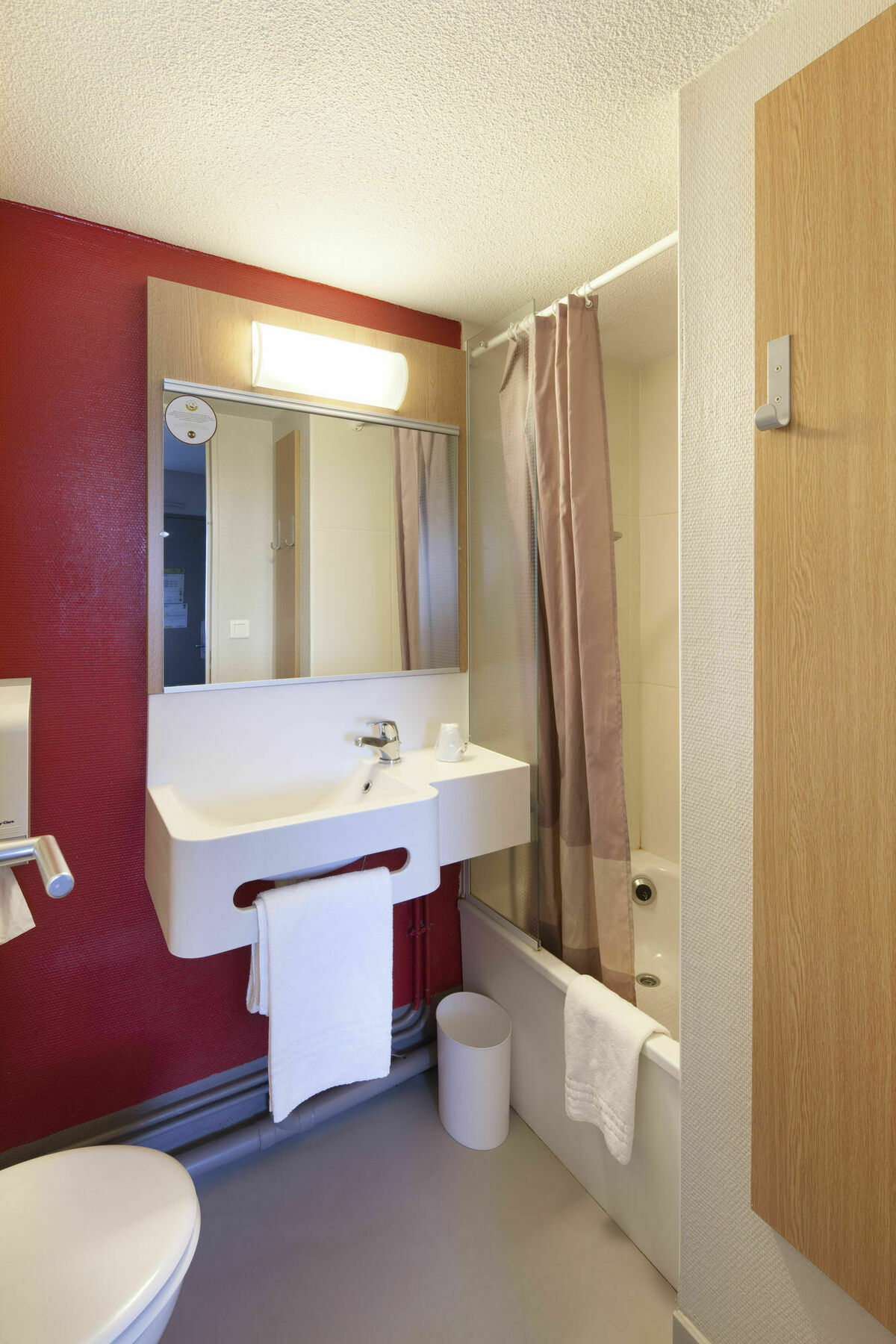B&B Hotel Quimper Nord Douarnenez エクステリア 写真